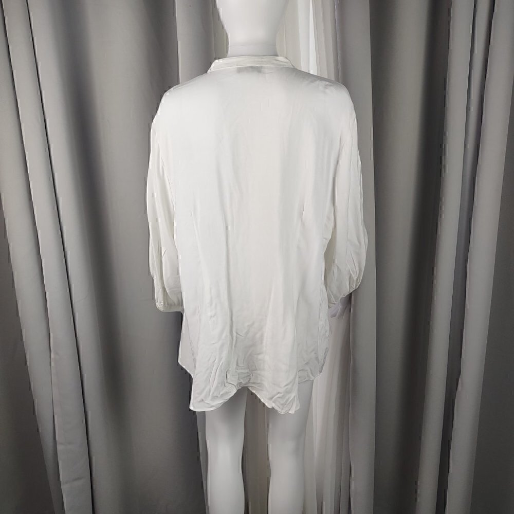 Spense Woman 100% Viscose White Button-Up Long Sleeve Top. Size 1X - Picture 4 of 12